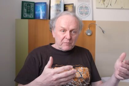 Rozhovor s Jaroslavem Duškem o manipulaci, strachu, lidském potenciálu a cestě k vnitřní svobodě.
