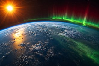 Objevte, zda může Slunce způsobit únik vody do vesmíru, jak funguje ochrana atmosféry